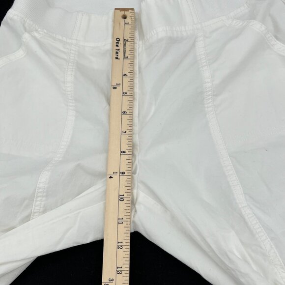 Chicos Women's White Cargo Capri Pants Size 0 Small lightweight - Picture 5 of 10